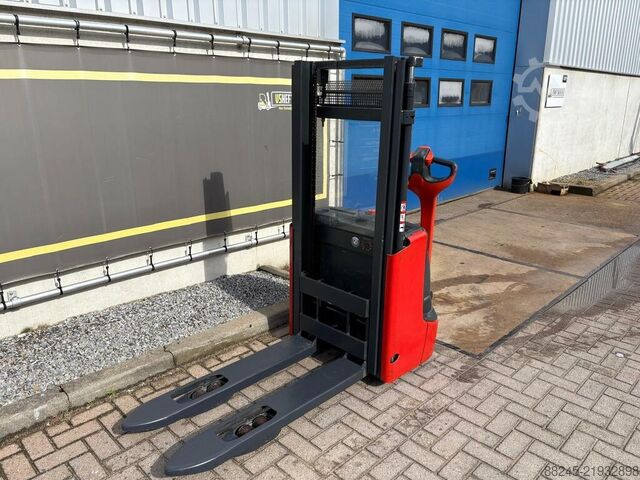 VS-22330 Elektro-Stapler Linde L10b 2.424mm Bj. 2012 LINDE l10b