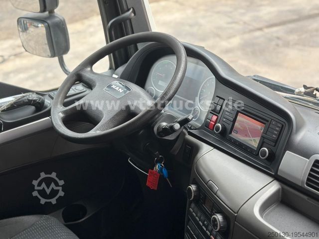 Italautó italáruszállító MAN TGM 22.250 Getränkewagen mit Ladebordwand Euro6