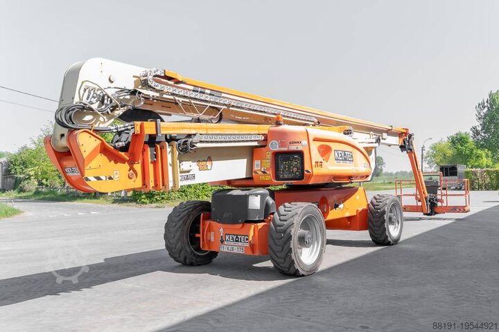Platforma telescopică JLG 1250 AJP