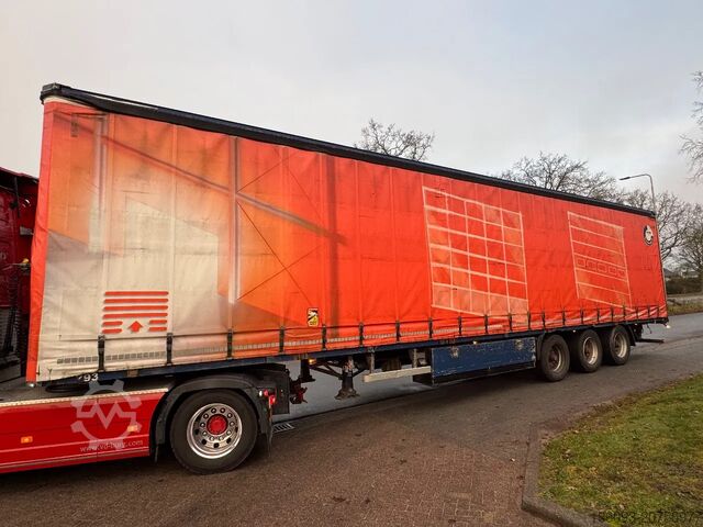 Sliding tarpaulins CUPPERS 3 ass schuifzeilen oplegger Kooiaap. aansl.