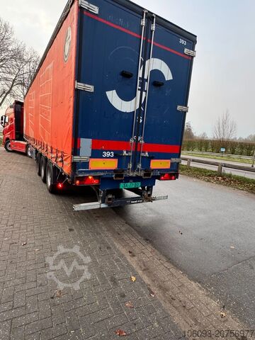 Sliding tarpaulins CUPPERS 3 ass schuifzeilen oplegger Kooiaap. aansl.