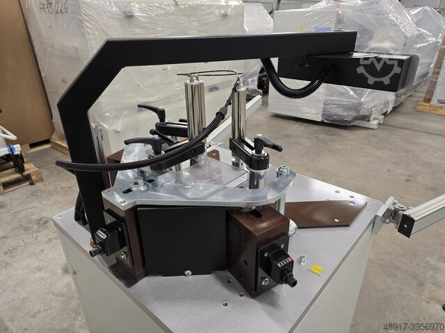 Hörnpressmaskin FOM INDUSTRIE BAIHA L