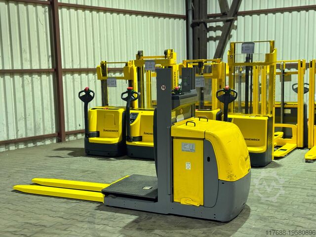 Κατακόρυφος συλλέκτης παραγγελιών Jungheinrich Elektro Kommissionierer - 2.400mm Gabeln - Service Neu