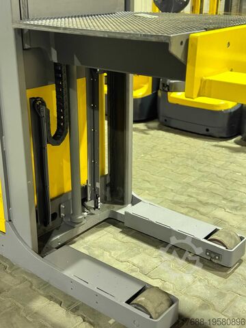 Κατακόρυφος συλλέκτης παραγγελιών Jungheinrich Elektro Kommissionierer - 2.400mm Gabeln - Service Neu