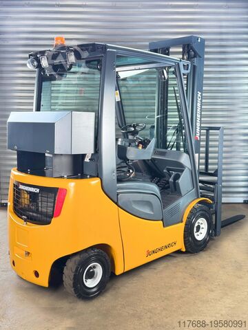 Carregador frontal a GPL Jungheinrich TFG 320s - Service Neu - 3,8m Hub - 2t - VW Motor