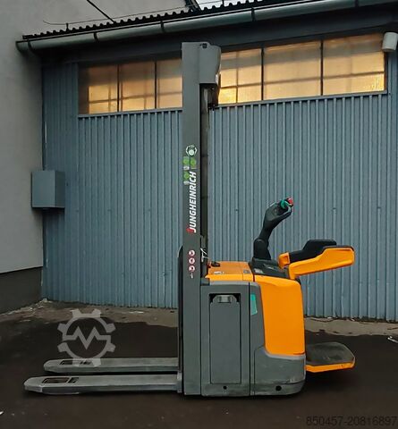 Raklapos targoncák Jungheinrich ERC 214z Li-ION 6m