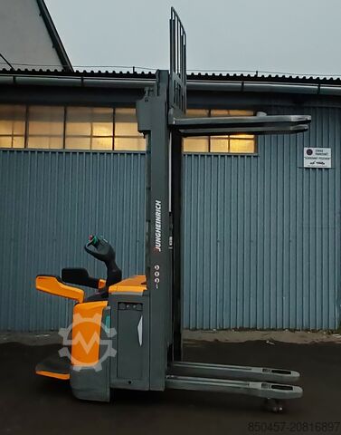 Raklapos targoncák Jungheinrich ERC 214z Li-ION 6m