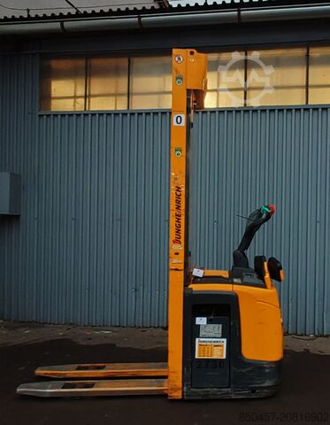 Palletstapelaars Jungheinrich ERC 212 scales