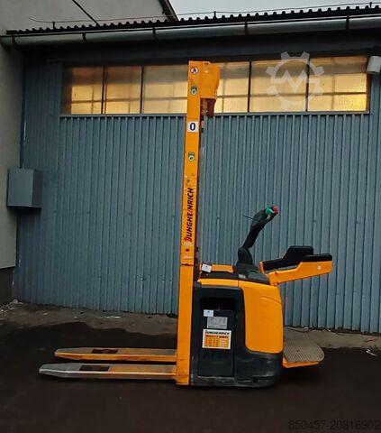 Palleløftere Jungheinrich ERC 212 scales