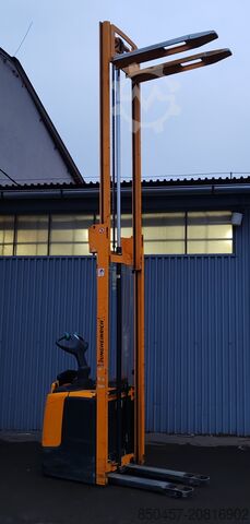 Palleløftere Jungheinrich ERC 212 scales