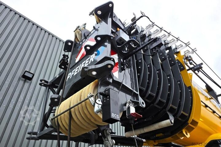 All terrain crane Grove GMK6300L-1 Available For Rent, Dutch Registration,