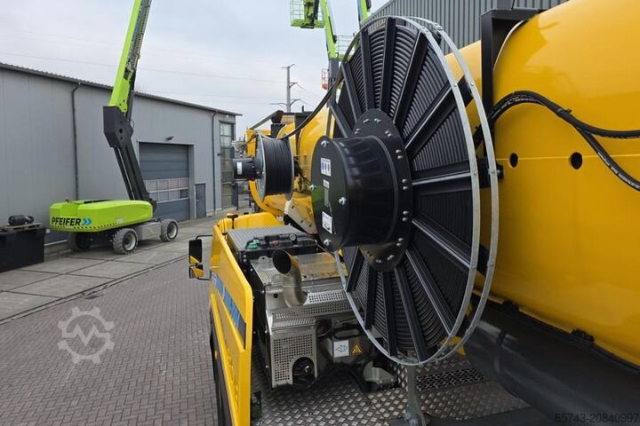 All terrain crane Grove GMK6300L-1 Available For Rent, Dutch Registration,