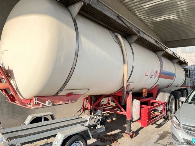 Semiremorcă cisternă Blumhardt Chemietank ABS Luftfederung
