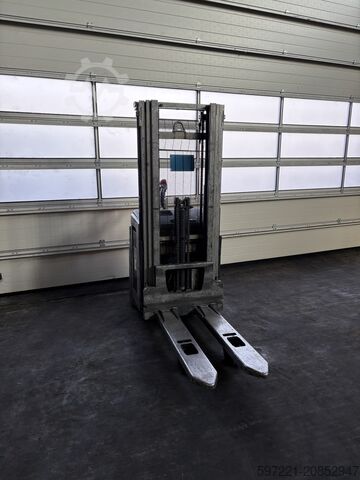 Palettenstapler Still EXV14I Initalhub Triplex