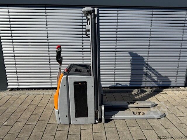 Palettenstapler Still EXV14I Initalhub Triplex