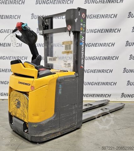 Stivuitoare pentru paleți Jungheinrich ERC 214 KP Lithium
