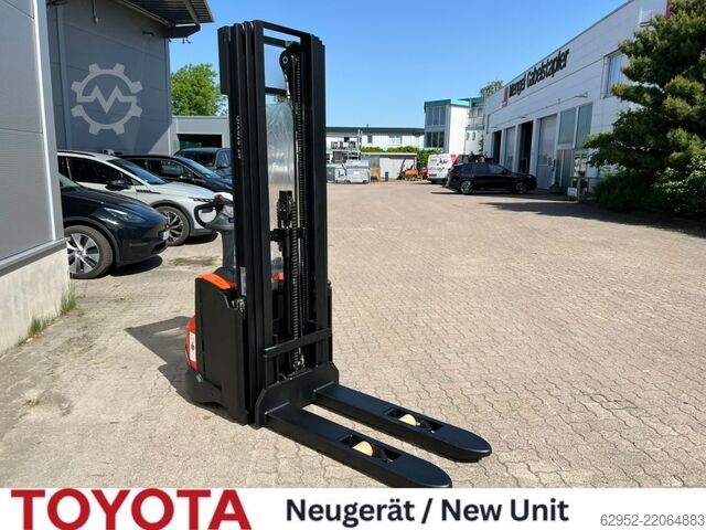 High Lift stacker Toyota SWE 140, Neu!