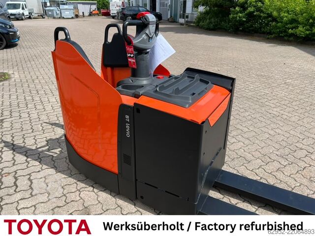Niederhubwagen Toyota LPE 250 / Akku überh.!