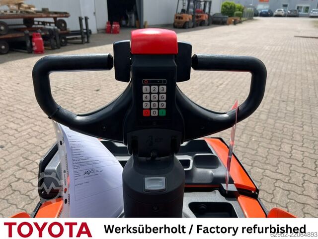 Niederhubwagen Toyota LPE 250 / Akku überh.!