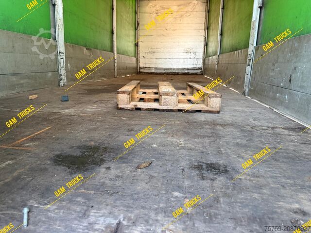 Flaklastbil med kapell  Pritsche 8.20m Plane Wechselfahrgestell