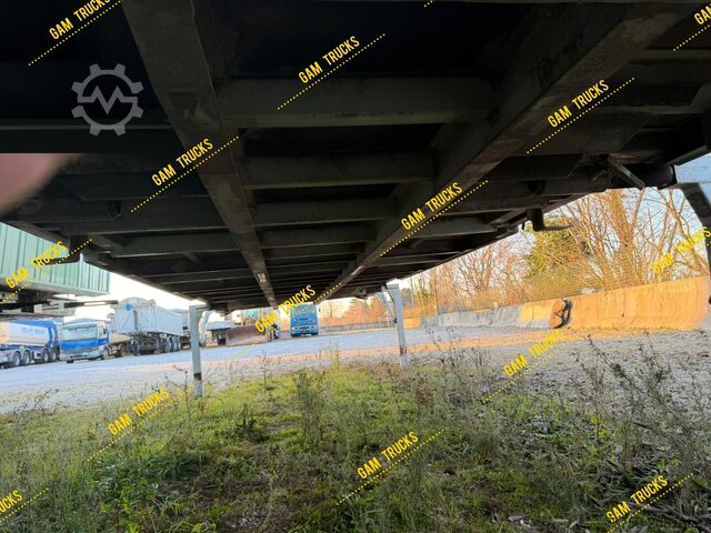 Flaklastbil med kapell  Pritsche 8.20m Plane Wechselfahrgestell