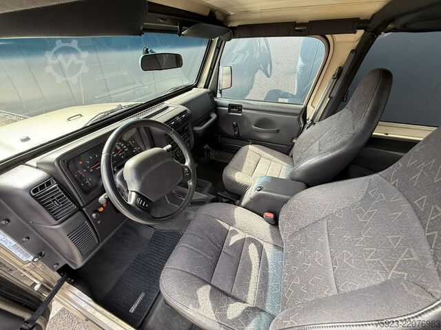 Veículo todo-o-terreno Jeep WRANGLER TJ 4.0i 4x4