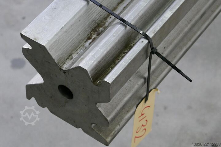 Lemezmegmunkáló tartozékok Multi V alsó Multi V Lower tooling 140 x 140 x 6000 m
