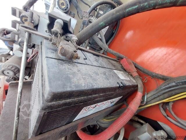 Scharnierende telescopische hoogwerker JLG 800AJ