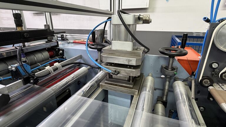 Machine de traitement de film Öz-mak Plastik Makina ÖZM 85 TLX UNIVERSAL BAG CUTTING MACHINE