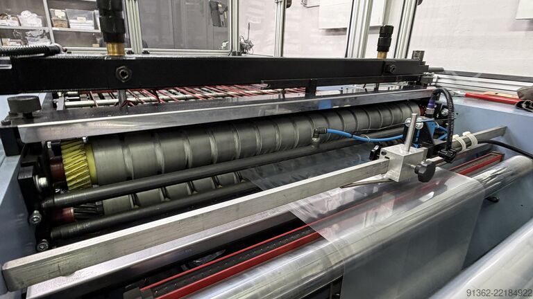 Machine de traitement de film Öz-mak Plastik Makina ÖZM 85 TLX UNIVERSAL BAG CUTTING MACHINE