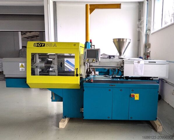 Mašina za brizganje plastike BOY 50 A
