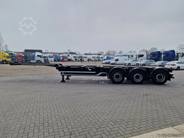 Konteyner taşımacılığı CIMC SILVERGREEN Contailer chassis 3 axle - 1x 20FT/2x 20FT/1x 4...