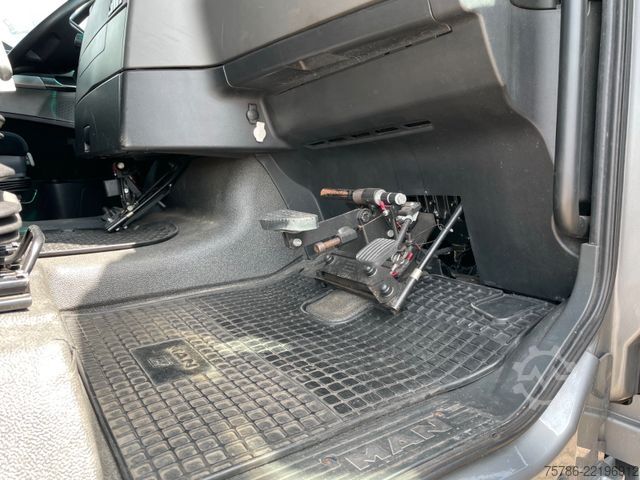 Výměnná nástavba nákladní vůz MAN TGX 26.440 BDF / Fahrschule/ D-Pedale/ 3 Sitze