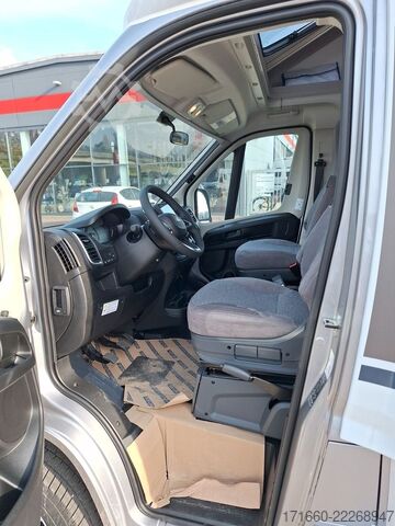 Caravana semiintegrada CARADO pro+ T 338 TV/SAT, Navi+RFK, Hubbett