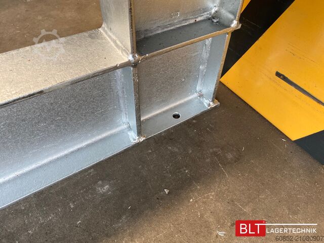 Draagarmrek ca. 4,02 lfm. Kragarmregal H: 300 cm T: 137 cm , 500 Kg/Arm , 4 Lagerebenen