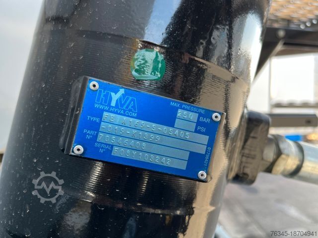 Kippers oplegger WIELTON HARDOX 30m3 Stahlmulde Halfpipe