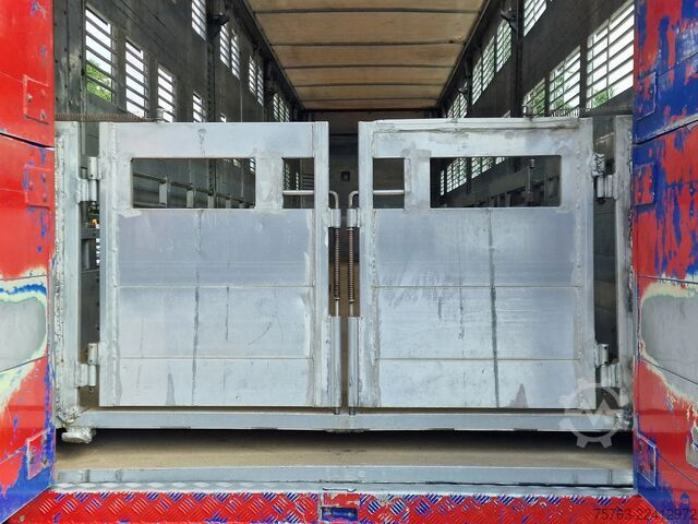 Transporte de ganado Finkl 3 deck - lift- water - vans - steering axle