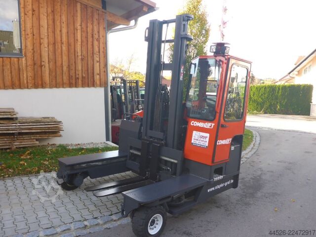 Čtyřcestný boční nakladač Combilift C4000