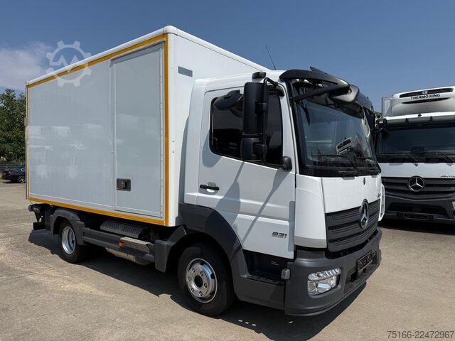 Kasa kamyoneti MERCEDES-BENZ ATEGO 821 L Koffer 4,10 m LBW 1 T*SEITENTÜRE