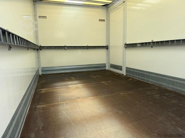 Kasa kamyoneti MERCEDES-BENZ ATEGO 821 L Koffer 4,10 m LBW 1 T*SEITENTÜRE