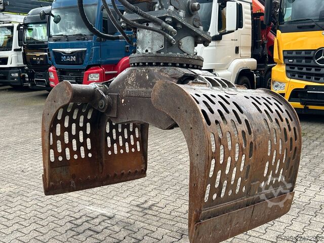 Gumikerekes kotrógép LIEBHERR LH 24 Litronic mit Abbruch- / Sortiergreifer
