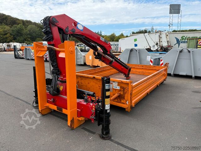 Hakowiec  Abrollcontainer mit HMF Kran 835 Funk