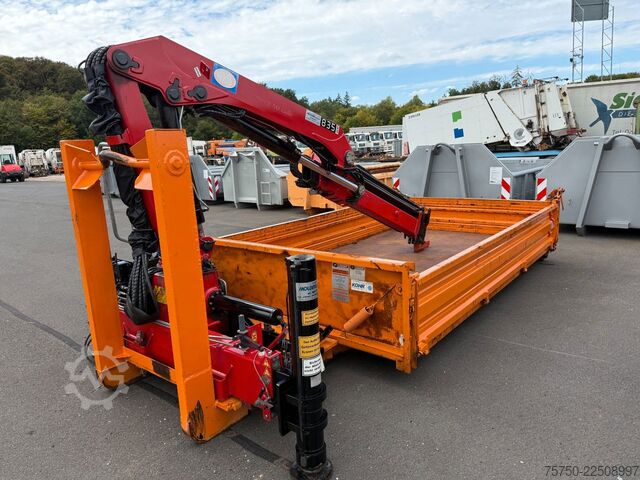 Hakowiec  Abrollcontainer mit HMF Kran 835 Funk
