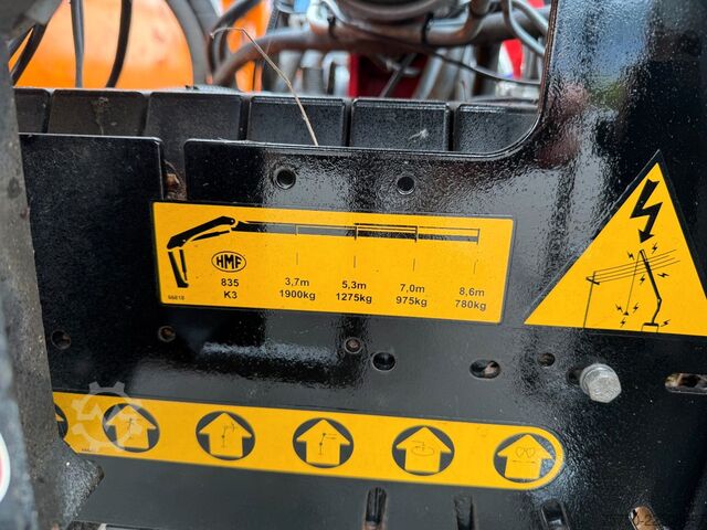Kroghejselastbil  Abrollcontainer mit HMF Kran 835 Funk