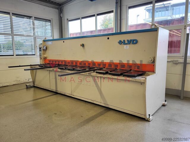 Foarfecă ghilotină LVD HST - C 40/6