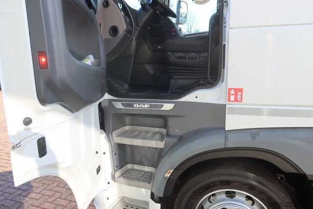 Fourgon porte-voitures DAF XF 450 6x2 Oprijwagen vloerhoogte 100 cm + 2x  ...