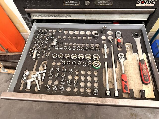 Műhelykocsi tartalommal SONIC nan