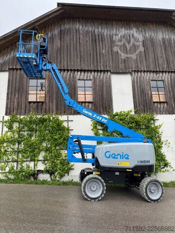 Kloubová teleskopická plošina Genie Z-45 XC