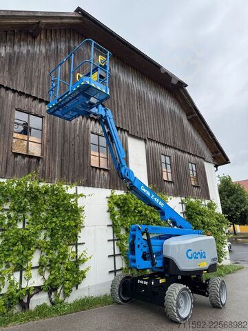 Kloubová teleskopická plošina Genie Z-45 XC
