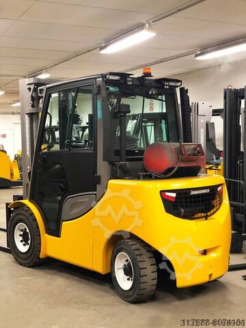 4-wiel heftruck - sideshift Jungheinrich TFG 545S